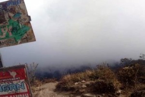 Penampakan puncak Ciremai paska kebakaran.
